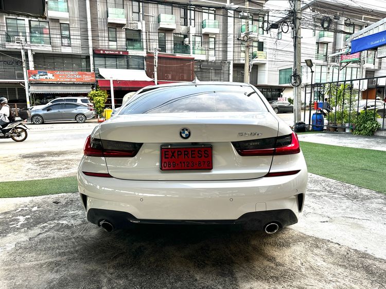 BMW Series 3 2021 330e Sedan ปลั๊กอินไฮบริด (PHEV) ไม่ติดแก๊ส เกียร์อัตโนมัติ ขาว รูปที่ 4