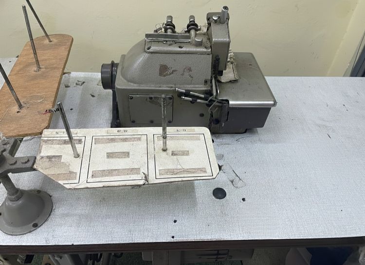 ขายจักรโพ้งอุตสาหกรรม JUKI 5 เส้น ราคาเบาๆ ต่อรองราคาได้ รูปที่ 2