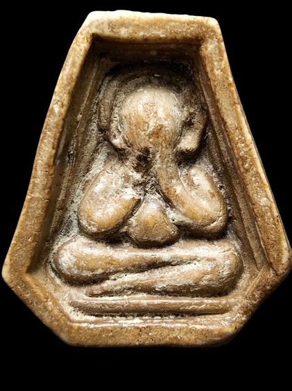 พระปิดตาไม่ทราบสำนักครับ