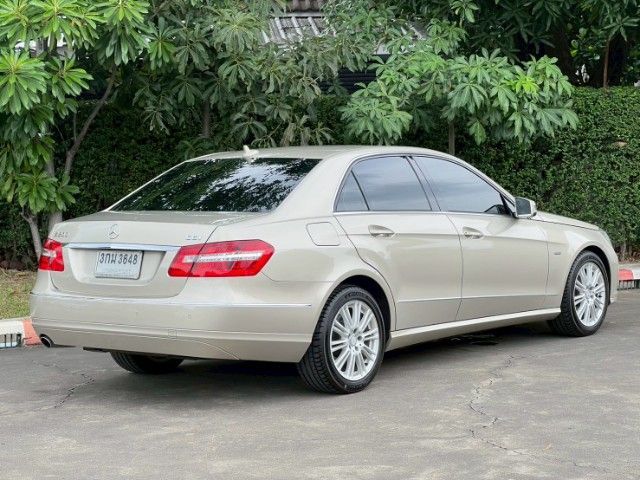 Mercedes-Benz E-Class 2012 E200 CGI Sedan เบนซิน ไม่ติดแก๊ส เกียร์อัตโนมัติ น้ำตาล รูปที่ 3