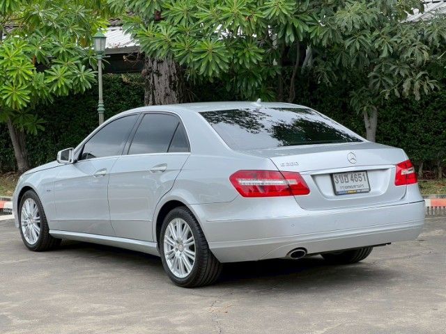 Mercedes-Benz E-Class 2012 E200 CGI Sedan เบนซิน ไม่ติดแก๊ส เกียร์อัตโนมัติ บรอนซ์เงิน รูปที่ 4