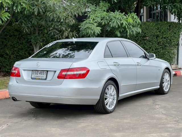 Mercedes-Benz E-Class 2012 E200 CGI Sedan เบนซิน ไม่ติดแก๊ส เกียร์อัตโนมัติ บรอนซ์เงิน รูปที่ 3