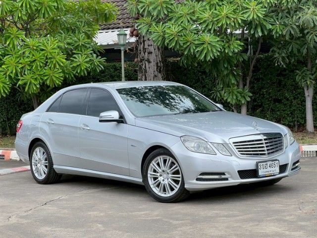 Mercedes-Benz E-Class 2012 E200 CGI Sedan เบนซิน ไม่ติดแก๊ส เกียร์อัตโนมัติ บรอนซ์เงิน