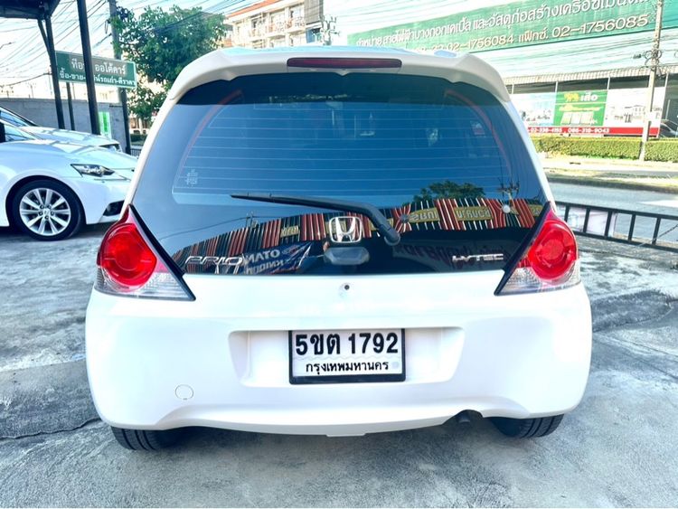 Honda Brio 2017 1.2 V Sedan เบนซิน ไม่ติดแก๊ส เกียร์อัตโนมัติ ขาว รูปที่ 3