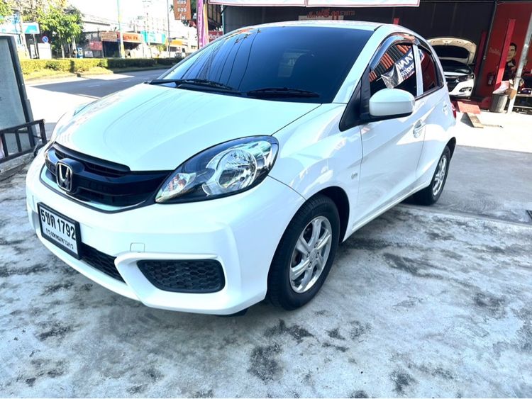 Honda Brio 2017 1.2 V Sedan เบนซิน ไม่ติดแก๊ส เกียร์อัตโนมัติ ขาว รูปที่ 4