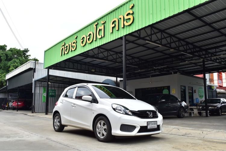 รถ Honda Brio 1.2 V สี ขาว