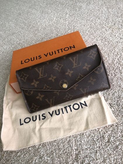 กระเป๋าหลุยส์