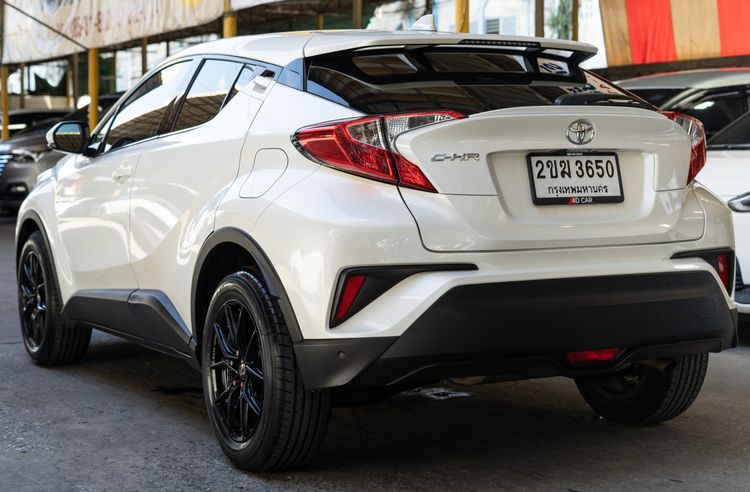 Toyota C-HR 2018 1.8 Mid Utility-car เบนซิน ไม่ติดแก๊ส เกียร์อัตโนมัติ ขาว รูปที่ 3