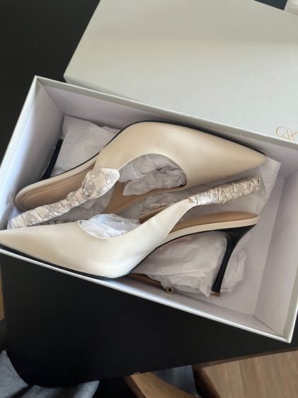 ขาว หนัง PU อื่นๆ UK 6 | EU 39 1/3 | US 7.5 รองเท้าส้นสูง Chalres and Keith 