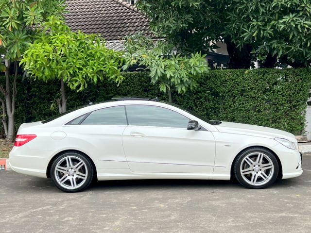 Mercedes-Benz E-Class 2013 E200 Sedan เบนซิน ไม่ติดแก๊ส เกียร์อัตโนมัติ ขาว รูปที่ 4
