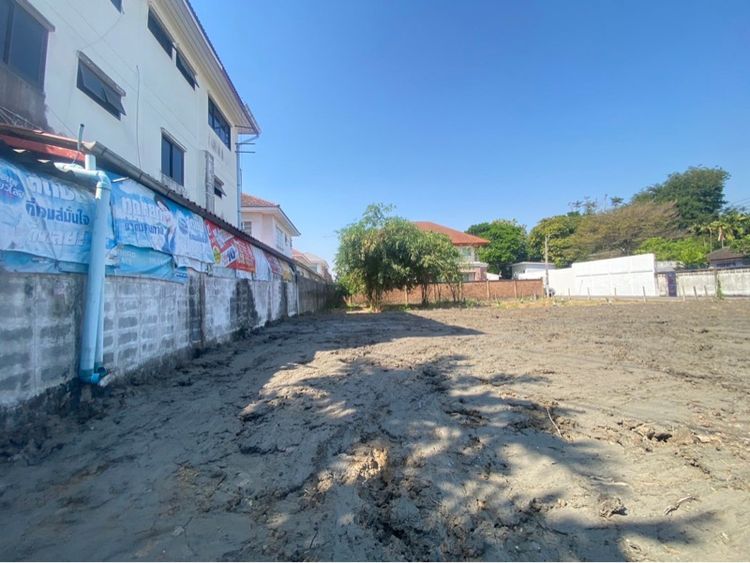 ไม่ใช่ ให้เช่าที่ดิน ซอยสตรีวิทยา 2 ซอย 15 (แปลงหัวมุม) รูปที่ 3