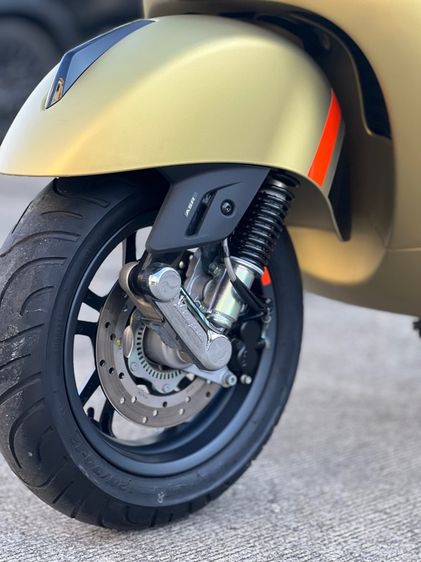 Vespa GTS150 4v 2023 1,200km สีสวยมาก รูปที่ 16
