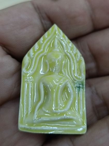 ขุนแผนเรือนแก้วเคลือบเหลือง วัดดอนกลาง จังหวัดสพรรณบุรี รูปที่ 5