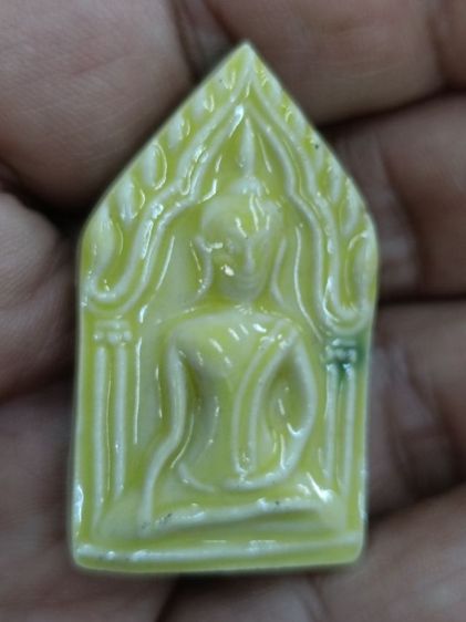 ขุนแผนเรือนแก้วเคลือบเหลือง วัดดอนกลาง จังหวัดสพรรณบุรี รูปที่ 4