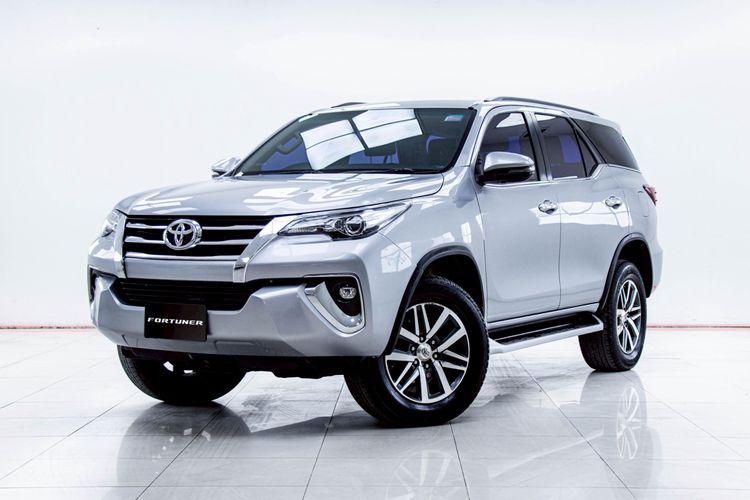 Toyota Fortuner 2017 2.4 V Utility-car ดีเซล ไม่ติดแก๊ส เกียร์อัตโนมัติ เทา รูปที่ 4