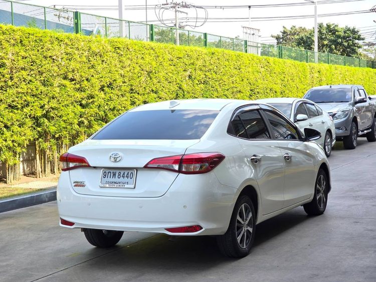 Toyota Yaris ATIV 2019 1.2 High Sedan เบนซิน ไม่ติดแก๊ส เกียร์อัตโนมัติ ขาว รูปที่ 4