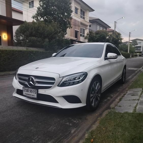 รถ Mercedes-Benz C-Class C220 สี ขาว