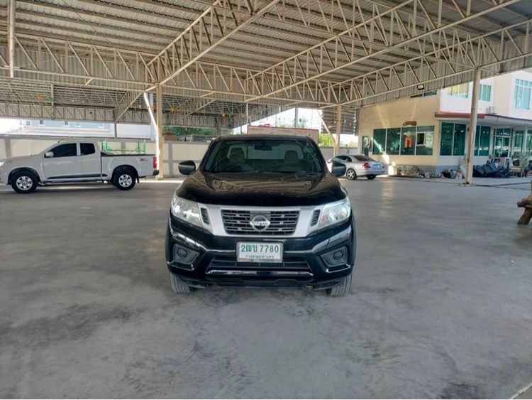 รถ Nissan Navara 2.5 Calibre LE สี ดำ