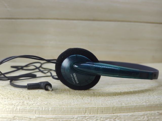 ขายหูฟังวินเทจ AIWA HP M028 หูฟังยุคเทป แผ่นCD ฟองน้ำดั้งเดิมยังสวยนุ่มหู เสียงดีสมชื่อAIWA สภาพสวยหายาก
