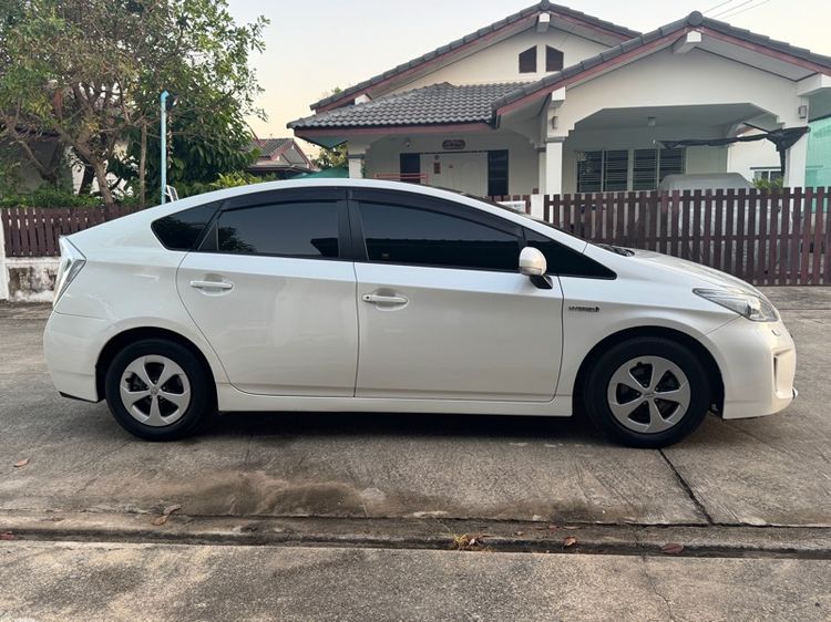 Toyota Prius 2012 1.8 Hybrid Top Option Grade Sedan ไฮบริด เกียร์อัตโนมัติ ขาว รูปที่ 3
