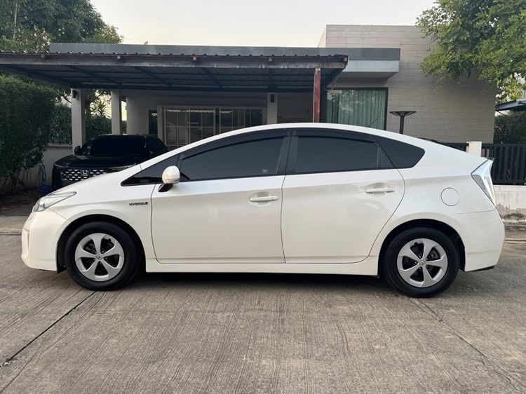 Toyota Prius 2012 1.8 Hybrid Top Option Grade Sedan ไฮบริด เกียร์อัตโนมัติ ขาว รูปที่ 4