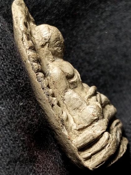 พระรอดลำพูนพิมพ์ใหญ่เนื้อขาวครับ รูปที่ 7