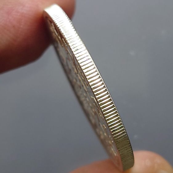 เหรียญพระรูป ร5 รุ่นมหาลาภ หลังยันต์ 12 ราศี เนื้อเงินขัดเงา บล็อกนอก ญสส พุทธาภิเษก วัดพระศรีศาสดาราม ปี2539 พร้อมกล่อง รูปที่ 7