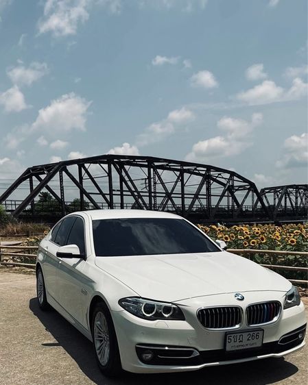 BMW Series 5 2015 520i Sedan เบนซิน เกียร์อัตโนมัติ ขาว รูปที่ 3
