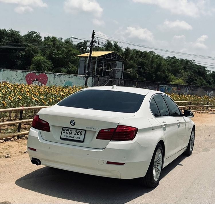 BMW Series 5 2015 520i Sedan เบนซิน เกียร์อัตโนมัติ ขาว รูปที่ 4