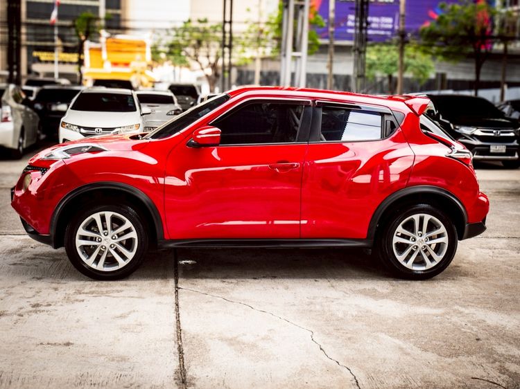 Nissan Juke 2017 1.6 V Sedan เบนซิน ไม่ติดแก๊ส เกียร์อัตโนมัติ แดง รูปที่ 4