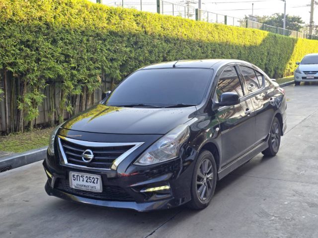 รถ Nissan Almera 1.2 E Sportech สี ดำ