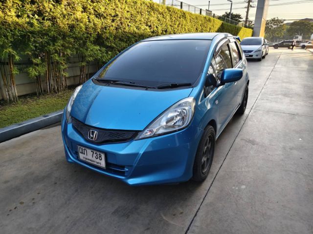 รถ Honda Jazz 1.5 V สี ฟ้า