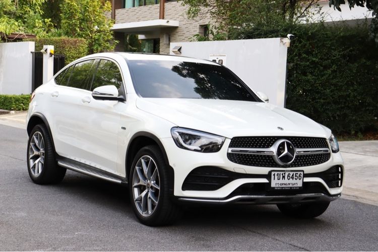 Mercedes-Benz GLC-Class 2021 GLC300e Utility-car ปลั๊กอินไฮบริด (PHEV) เกียร์อัตโนมัติ ขาว รูปที่ 2