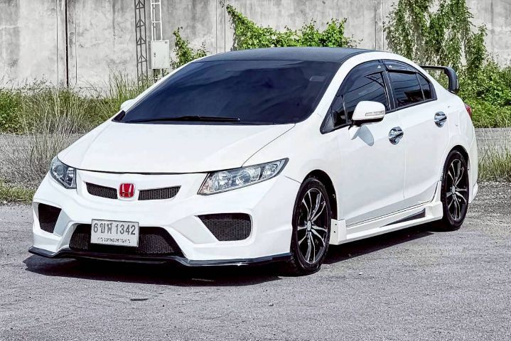 Honda Civic 2013 1.8 ES i-VTEC Sedan เบนซิน ไม่ติดแก๊ส เกียร์อัตโนมัติ ขาว รูปที่ 4