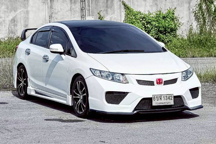 Honda Civic 2013 1.8 ES i-VTEC Sedan เบนซิน ไม่ติดแก๊ส เกียร์อัตโนมัติ ขาว รูปที่ 3