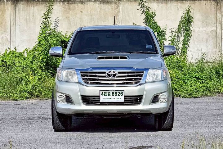 Toyota Hilux Vigo Champ 2012 Smart Cab 2.5 E Pickup ดีเซล ไม่ติดแก๊ส เกียร์ธรรมดา บรอนซ์เงิน รูปที่ 2