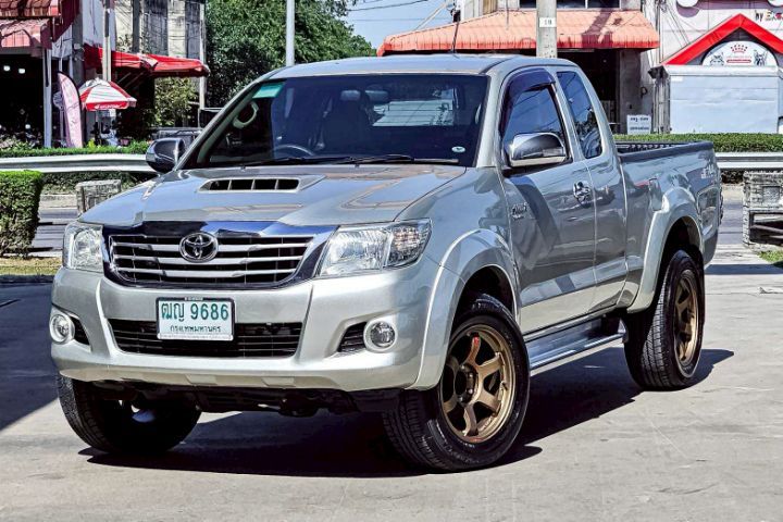 รถ Toyota Hilux Vigo Champ Smart Cab 2.5 E VNT Prerunner สี เทา