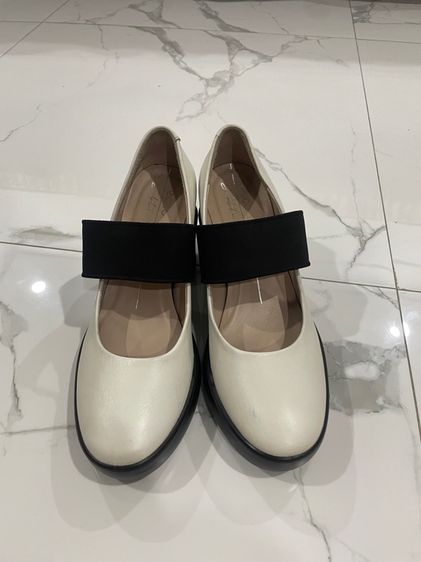 รองเท้าส้นสูง ecco