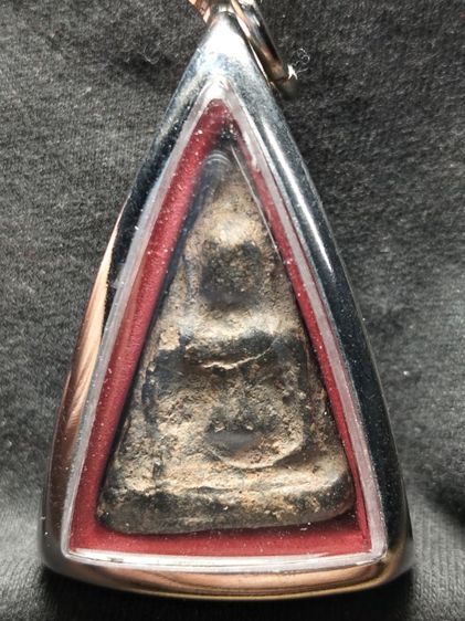 พระนางพญาเนื้อดินครับ รูปที่ 2