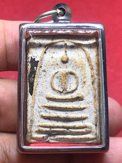 พระสมเด็จพิมพ์เส้นด้ายลงรักเก่า