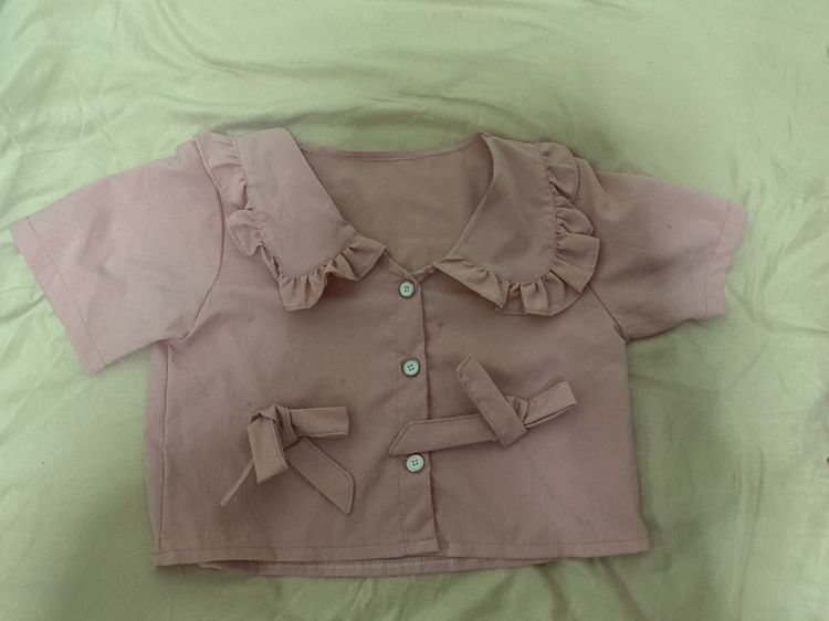 เสื้อครอปแขนสั้นคอบัว 