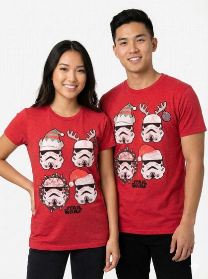 แดง แขนสั้น เสื้อทีเชิ้ต อื่นๆ Star Wars Stormtrooper Christmas T-Shirt  (Authentic)
