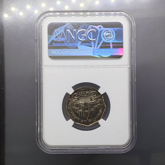 เหรียญ 5 บาท หมุนเวียน ปี พ.ศ.2546 ไม่ผ่านใช้ UNC (ตัวติดลำดับ 2) เหรียญเกรด MS66 NGC รูปที่ 2