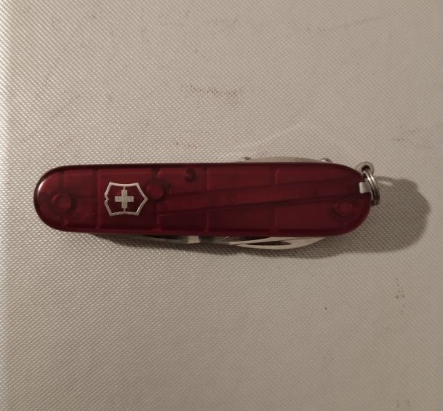 มีดพับ อเนกประสงค์ Victorinox Swiss made ของแท้ มือสอง

