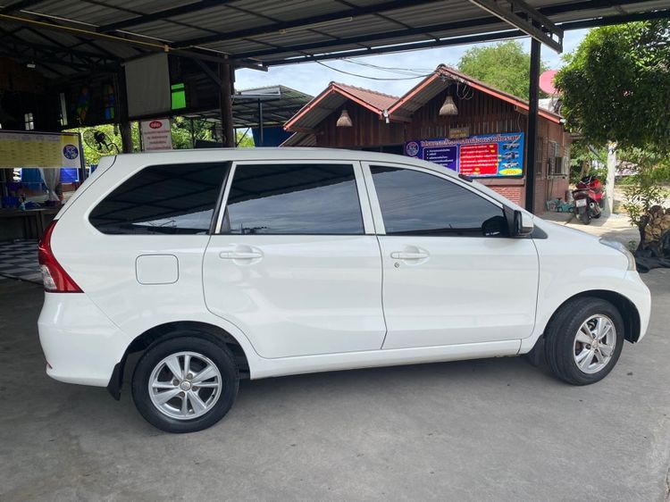Toyota Avanza 2012 1.5 E Van เบนซิน ไม่ติดแก๊ส เกียร์ธรรมดา ขาว รูปที่ 2