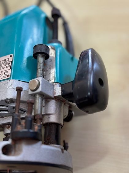 เร้าเตอร์ไฟฟ้า MAKITA เครื่องเซาะร่องไม้รุ่น 3612BR รูปที่ 7