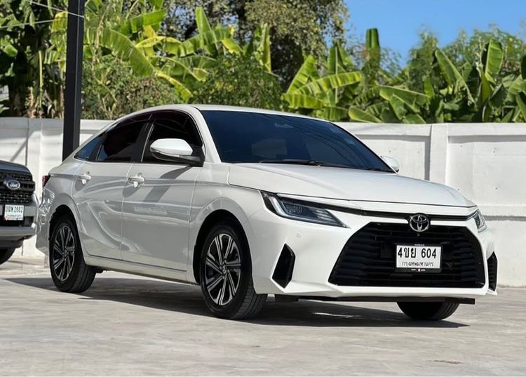 Toyota Yaris ATIV 2023 1.2 Premium Sedan เบนซิน ไม่ติดแก๊ส เกียร์อัตโนมัติ ขาว