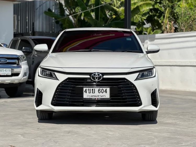 Toyota Yaris ATIV 2023 1.2 Premium Sedan เบนซิน ไม่ติดแก๊ส เกียร์อัตโนมัติ ขาว รูปที่ 2