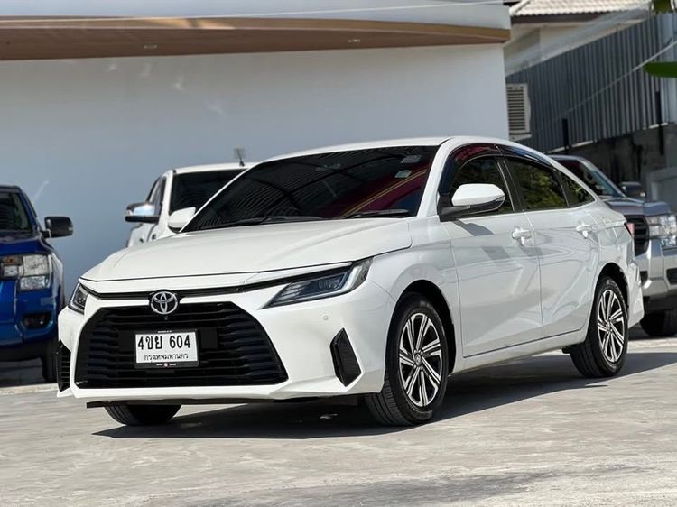 Toyota Yaris ATIV 2023 1.2 Premium Sedan เบนซิน ไม่ติดแก๊ส เกียร์อัตโนมัติ ขาว รูปที่ 3