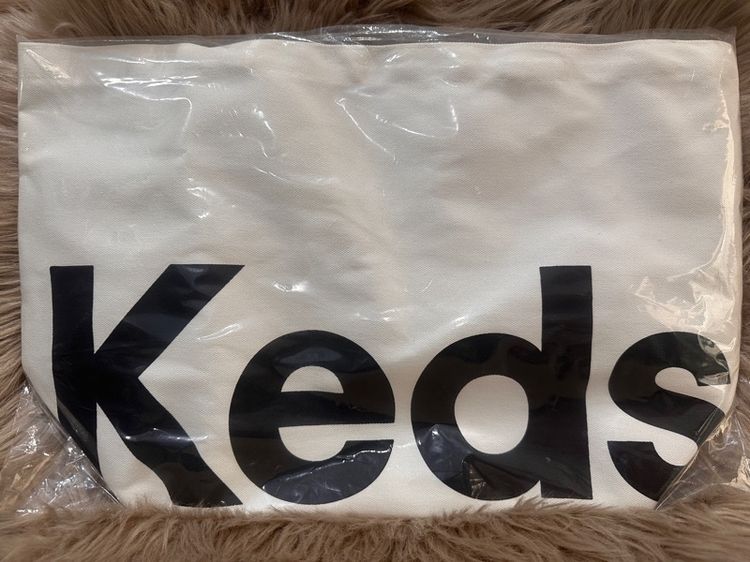 Keds กระเป๋าผ้าแคนวาส สีขาว